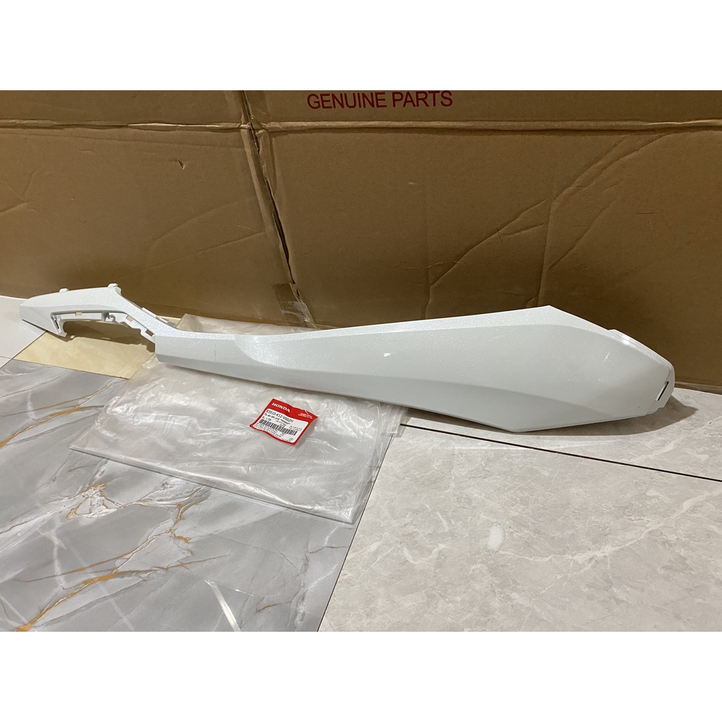 Ốp sàn bên phải - thanh cạnh HONDA LEAD125 năm 2018-2019 màu Trắng. *NHA96P*  83510K12V00ZH
