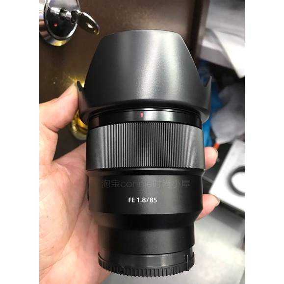 Khóa Đảo Ngược Không Góc C26N Cho SONY FE 85 1.8 85mm F1.8 Hood SH150