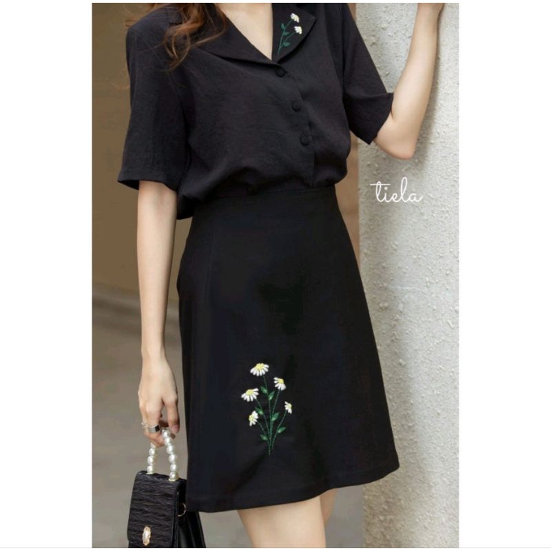 Thanh lý chân váy thêu hoa cúc Tiela size L