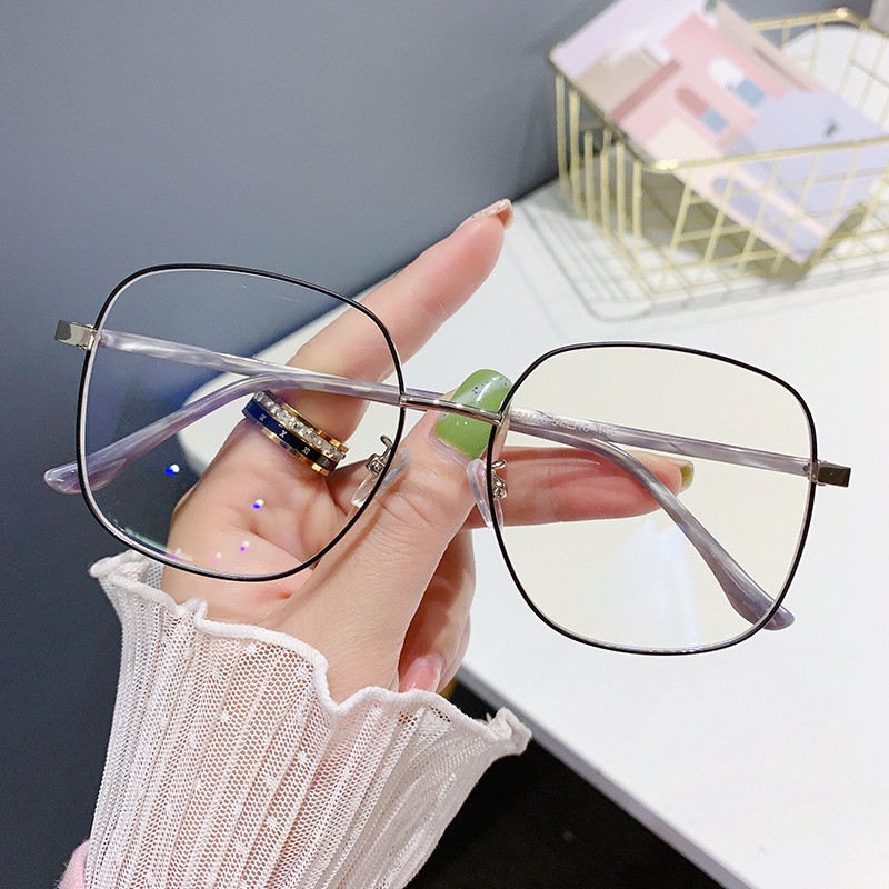 Kính Mát Gọng Vuông Chống Bức Xạ Cho Cả Nam Và Nữ