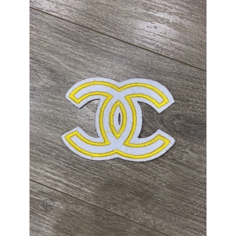 Sticker thêu chữ X logo thêu