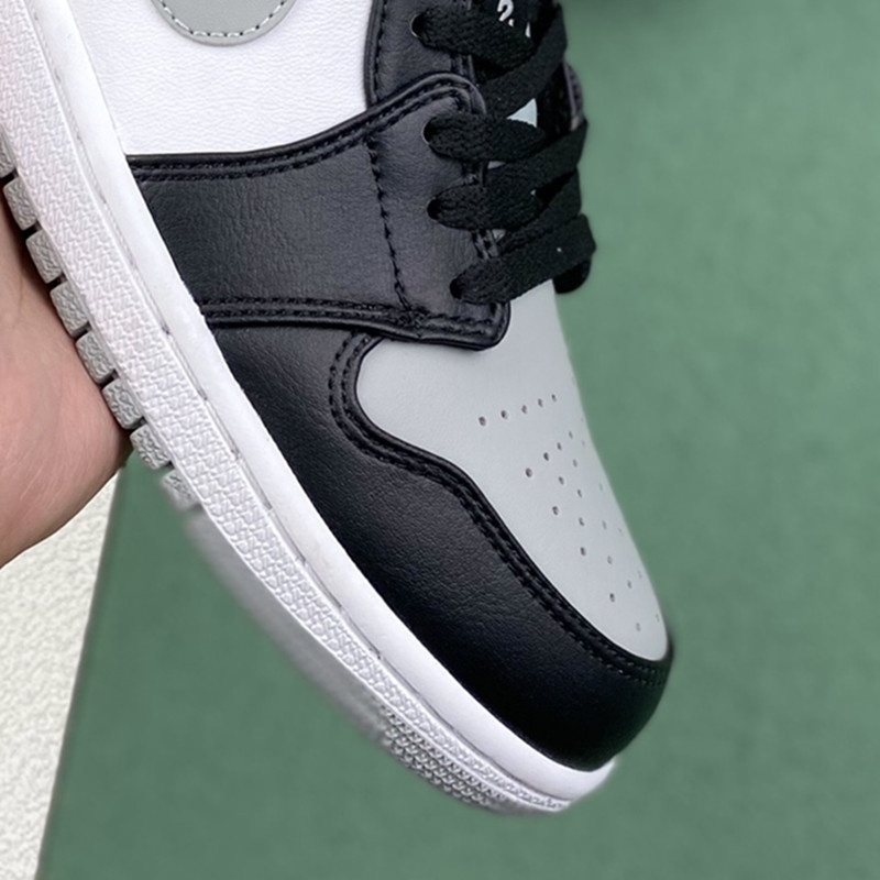 Giày bóng rổ AJ1, giày thể thao cỡ lớn 45 46 47 48 cho nam cao to chân ú bè. Big size basketball sneakers for wide feet