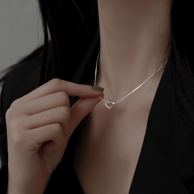 Vòng cổ Mặt Trái Tim Đính Đá Sang Trọng