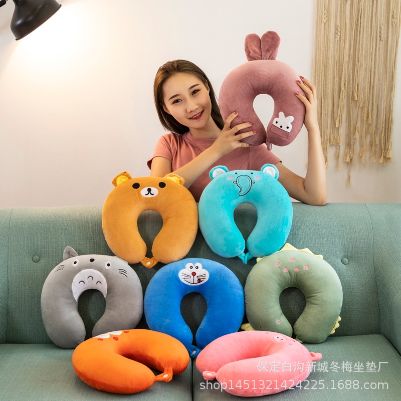 Gối kệ cỗ chữ U ( giao hình ngẫu nhiên )