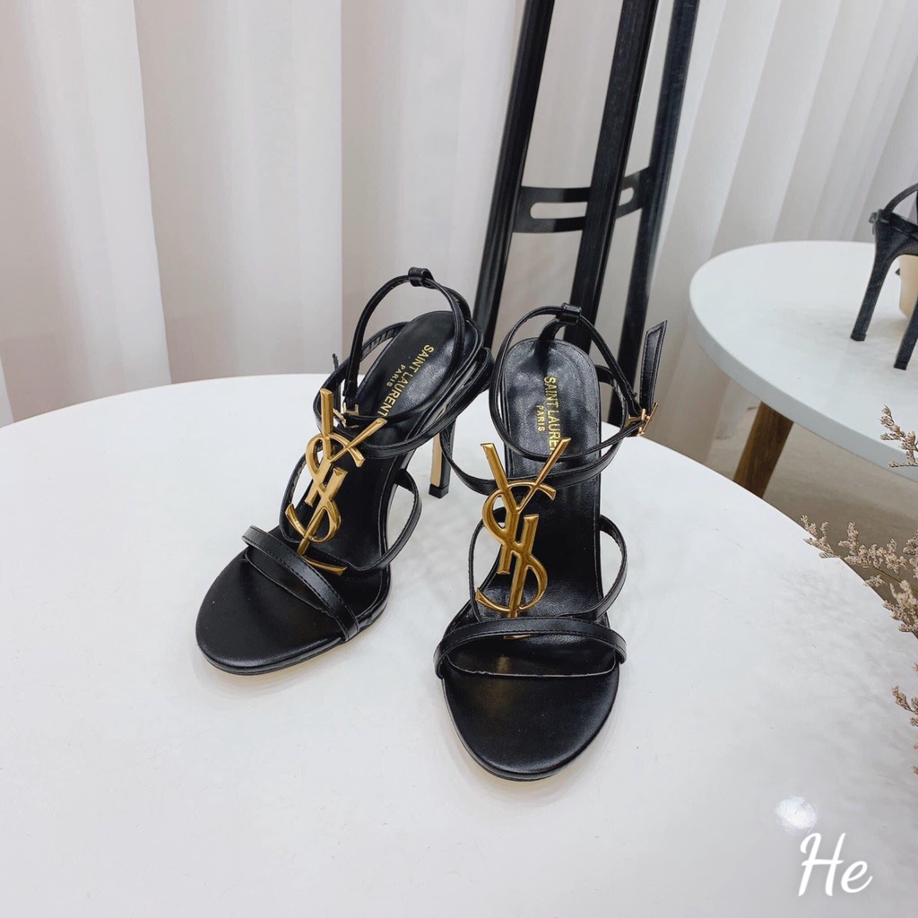 Sandal khoá tag vàng sẵn hàng cả 2 màu đen - trắng , dây mảnh lên chân sexy gót cao 10cm.
