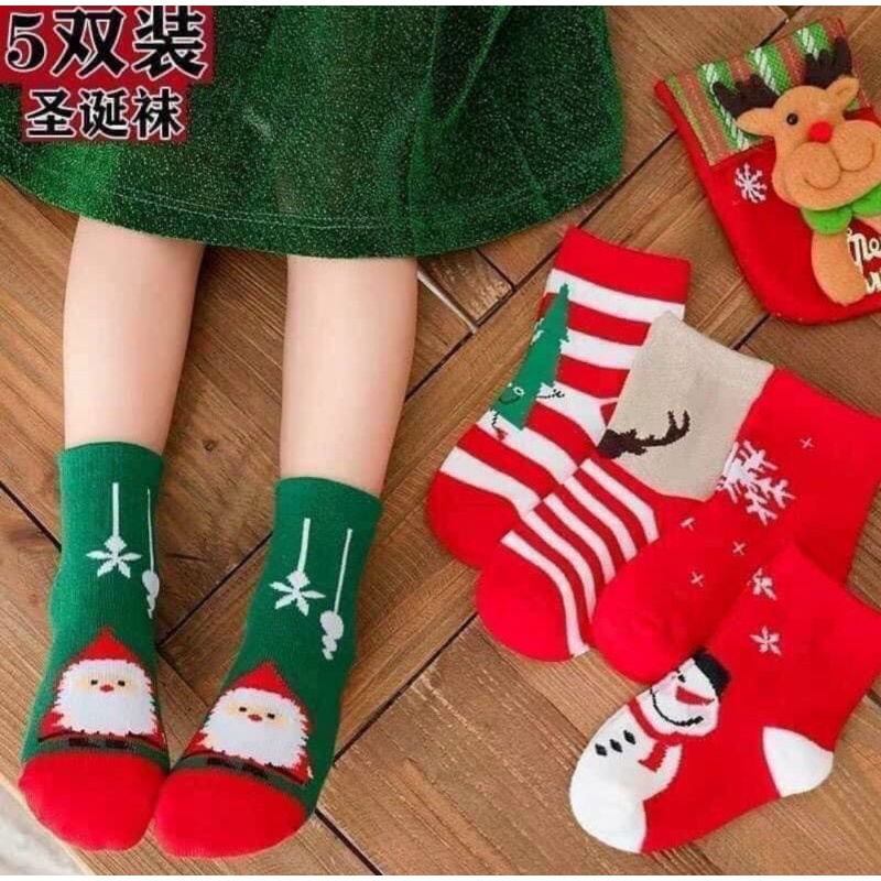 10 đôi tất Noel cổ cao cho bé dưới 10 tuổi