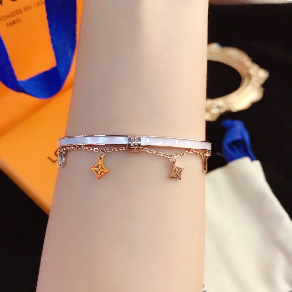 Vòng Tay Louis Vuitton Bằng Thép Titan Họa Tiết LV Monogram