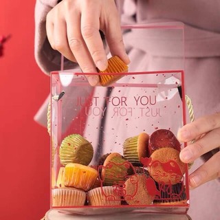 Hộp đựng mứt , kẹo , bánh cookie .