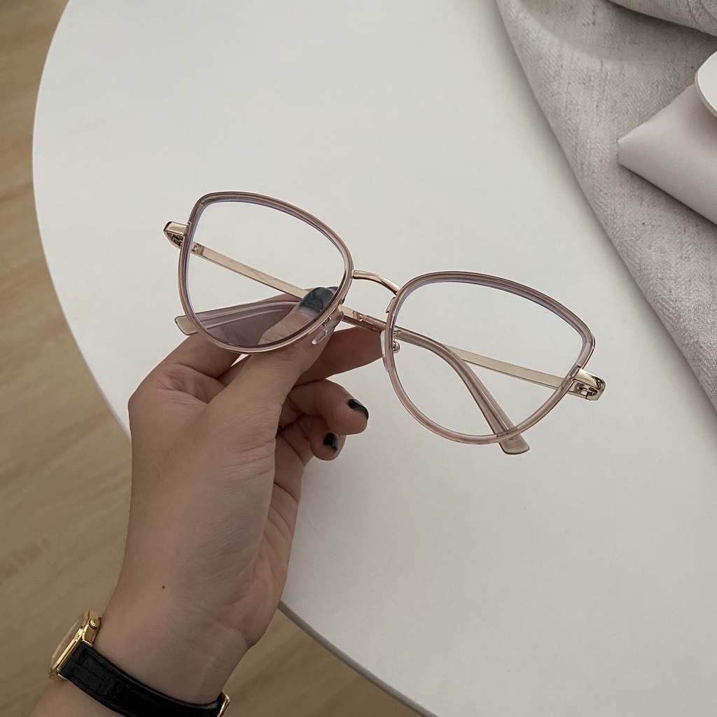 Gọng kính mắt mèo viền kim loại vàng thiết kế thanh lịch