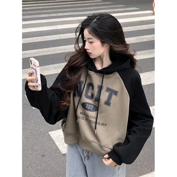 Áo croptop nữ Áo Hoodie Lửng Tay Dài Dáng Rộng In Chữ Thời Trang Mùa Thu 2022 Phong Cách Mới