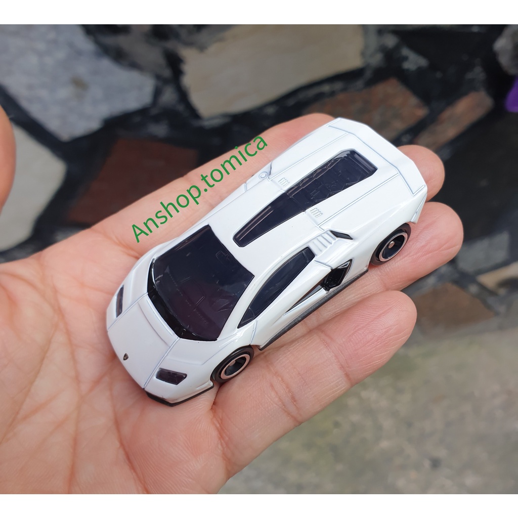 Mô hình xe Lambor màu trắng tomica Nhật Bản No74