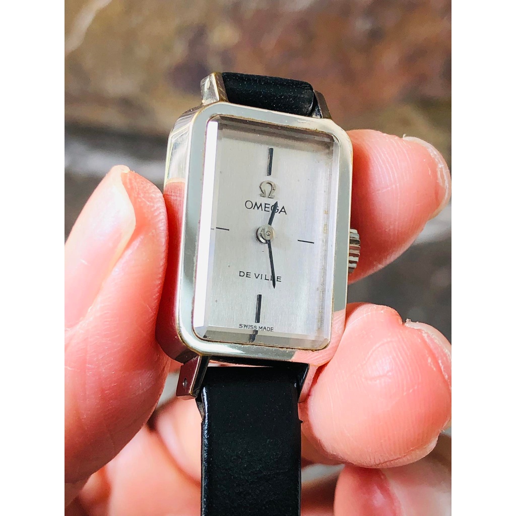 Đồng hồ nữ hiệu Omega chính hãng, dây da thật, đã qua sử dụng