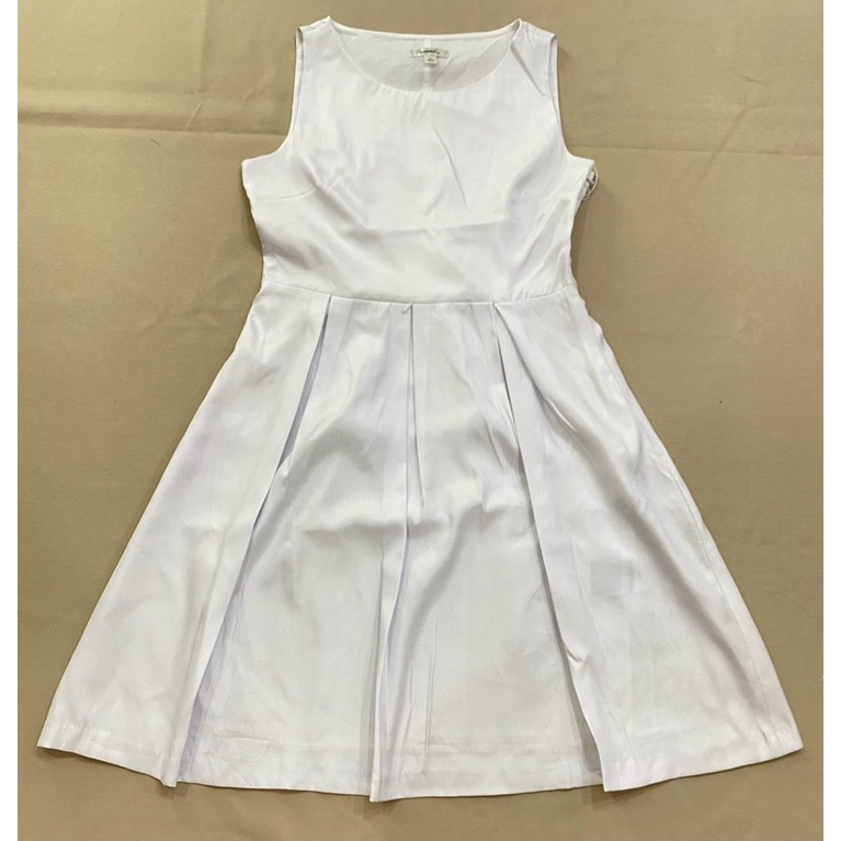 (D696) Đầm trắng dáng xoè xếp ly Dressbarn (Size 12/ Dơ nhẹ) - Thanh lý vnxk