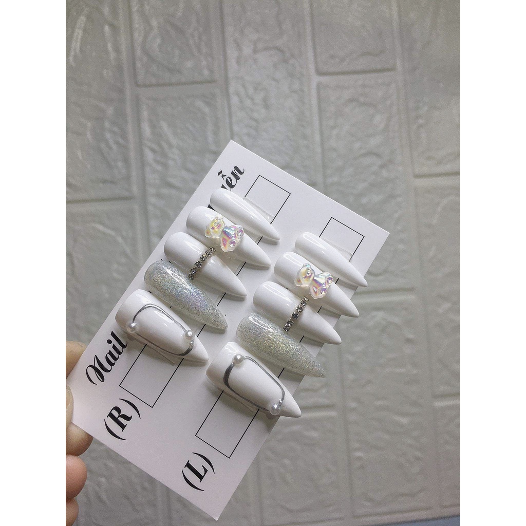 Nailbox móng úp thiết kế trắng