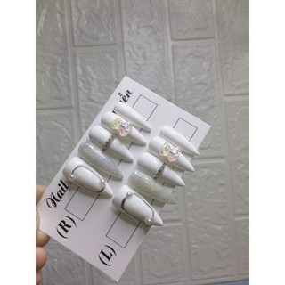 Nailbox móng úp thiết kế trắng