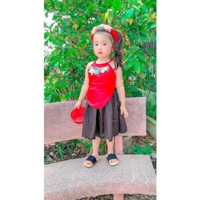 Yếm Đào Lụa Kèm Mấn 2 Màu Cho Bé