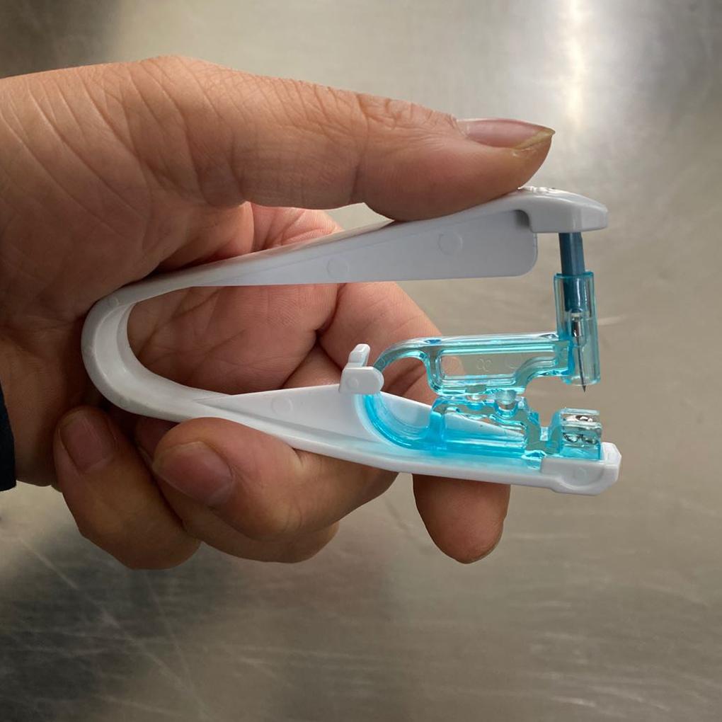 (runbu) Dụng Cụ Xỏ Khuyên Cơ Thể / Lưỡi / Môi Bằng Nhựa Nhỏ Gọn