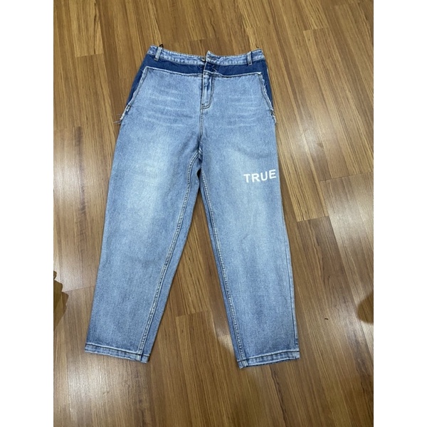 Quần jean baggy kiểu độc lạ phối hai màu
