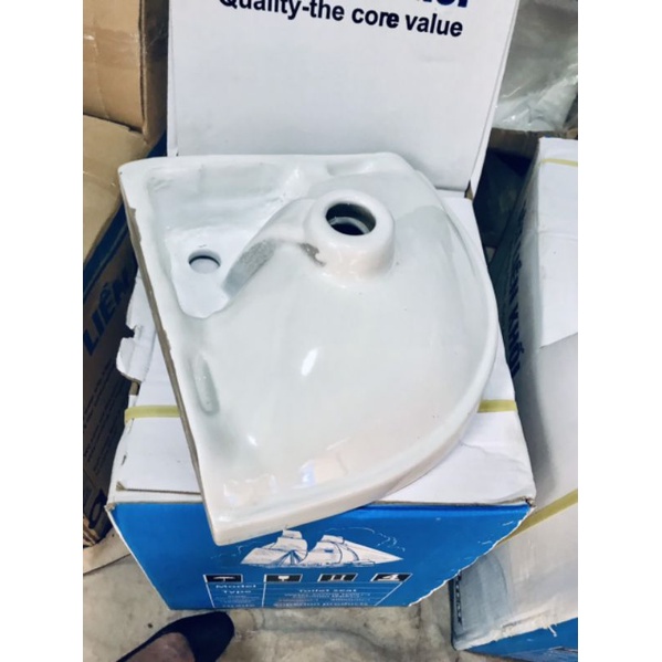 Chậu lavabo góc  Thái Bình rẻ kích  thước :36*36mm