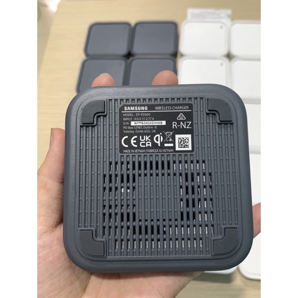 Đế Sạc Không Dây Samsung Chính Hãng. Mã P2400 Sạc Nhanh Không Dây S22 Ultra  S22+ S22 / Cùng Nhiều Thiết Bị Khác