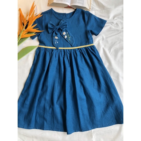Váy xanh bé gái linen dễ thương
