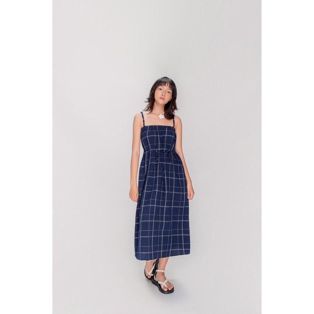 LIBÉ - Đầm midi hai dây cột eo kẻ caro màu Deep Navy