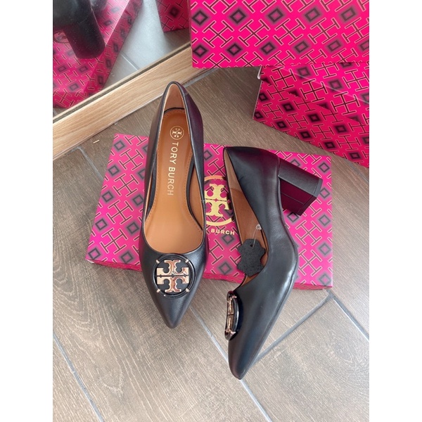 Giầy bít nhọn tory
