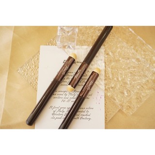 Cọ môi - che khuyết điểm đầu tròn Feather B