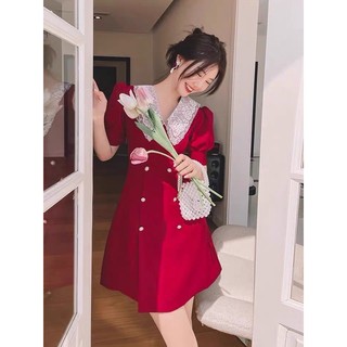 Đầm đỏ cổ ren tay phồng