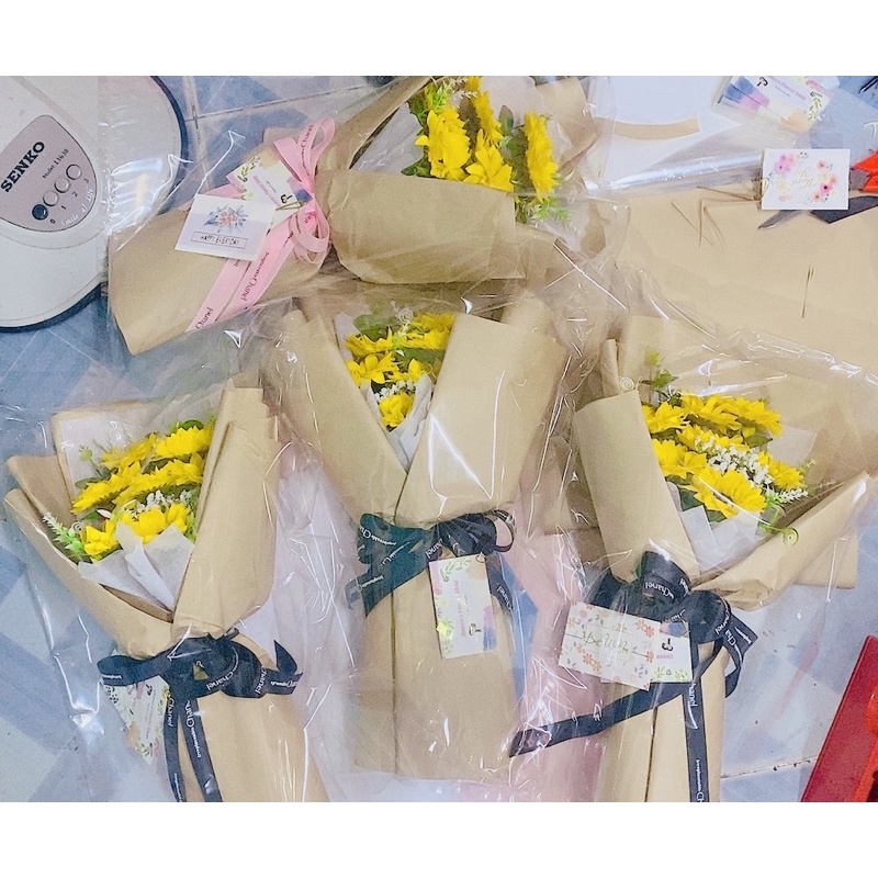 Bó hoa 7 bông hướng dương sáp tặng quà lễ tốt nghiệp