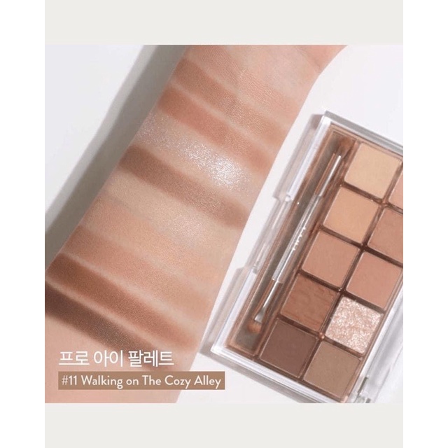 Có kèm cọ mắt - Bảng phấn mắt CLIO Pro Eye Palette màu số 11 tone Walking on the Cozy Alley nâu nhẹ nhàng