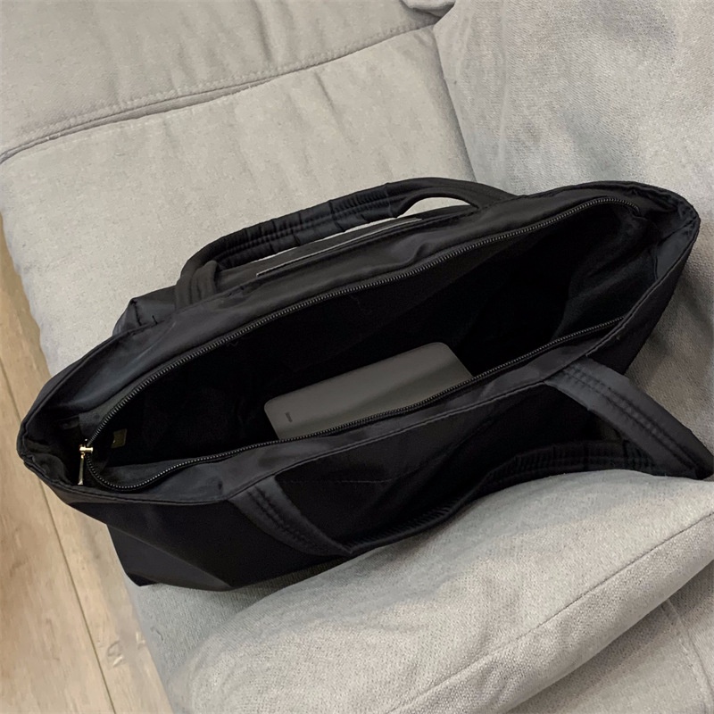 Túi Đeo Vai niche Sức Chứa Lớn Bằng nylon In Họa Tiết Mặt Cười Cho Nữ