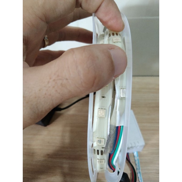 Led dây 5050 RGB nhiều màu có sẵn Remote + Adaper 3A có keo dán