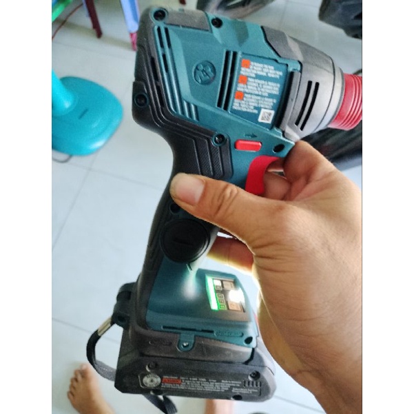 Máy bắn vít Bosch 18v vít kim bu lông 2 trong 1máy mới 100%