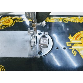 CỮ CHẶN NAM CHÂM HỖ TRỢ MAY VÁ.