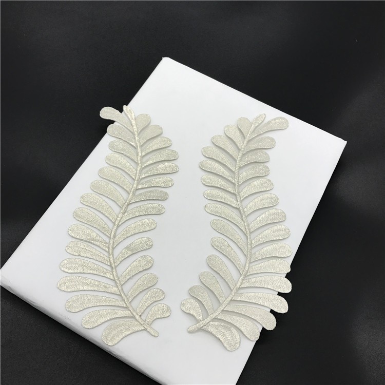 Miếng Dán Ủi Quần Áo Hình Chiếc Lá DIY