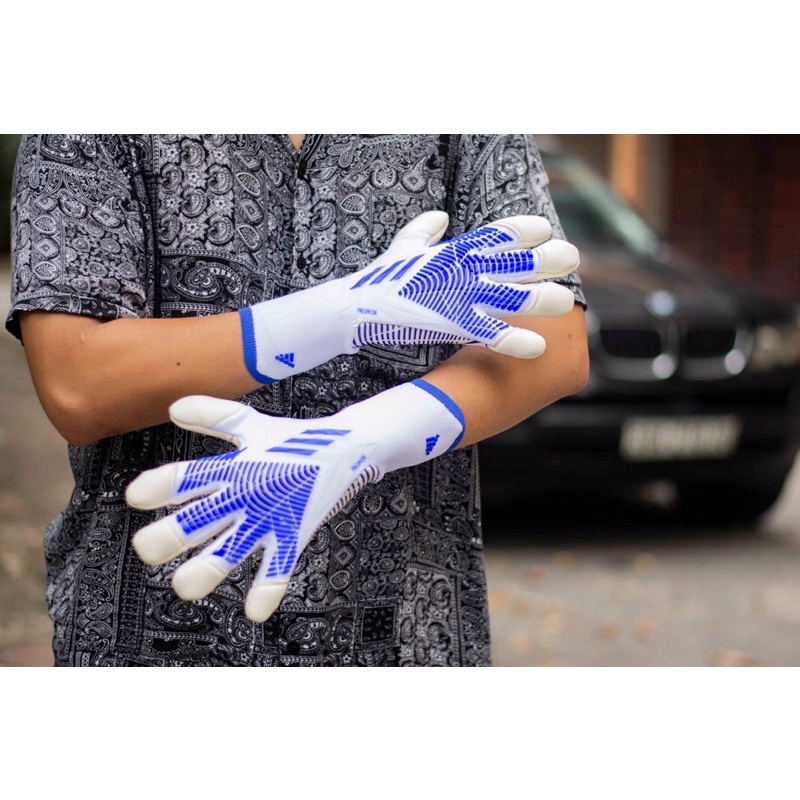 Găng tay thủ môn Predator 2022 bọc đầu ngón