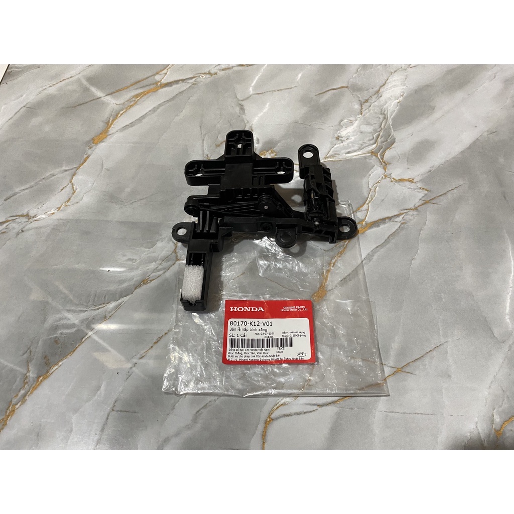 Bản lề nắp bình xăng HONDA LEAD 125 năm 2018-2021. 80170K12V01