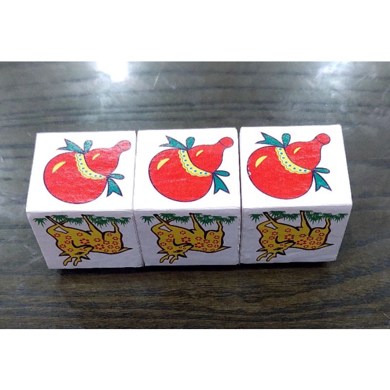 Hột xốp bầu cua/hột bầu cua làm bằng xốp/ 3 hột lắc bầu cua làm bằng xốp