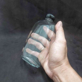 Chai thủy tinh 350ml bầu dục – kiểu dẹt nắp nhựa đen tròn - vỏ chai mini trong suốt