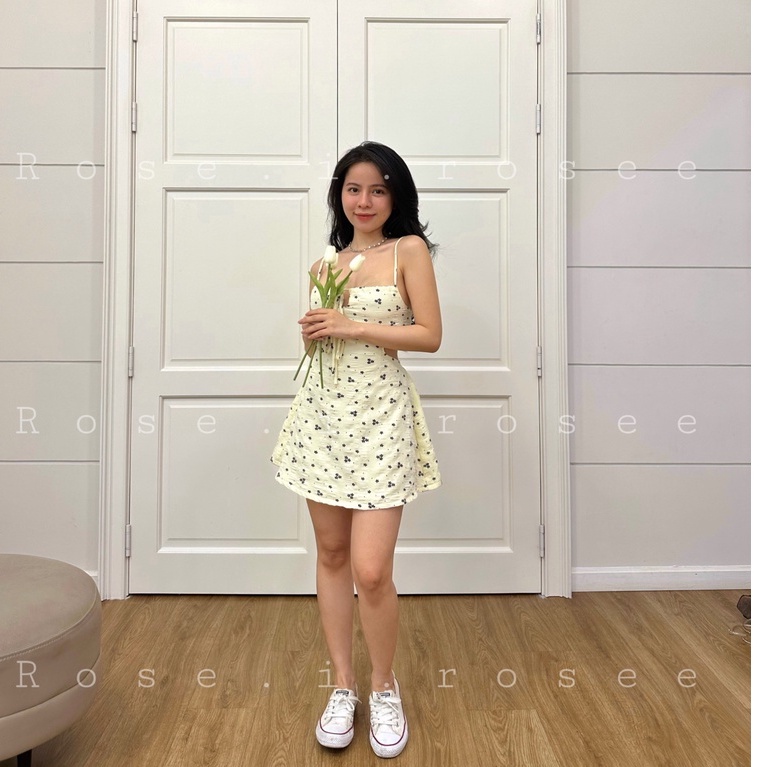 Đầm kem hoa chun mùa hè xinh xắn