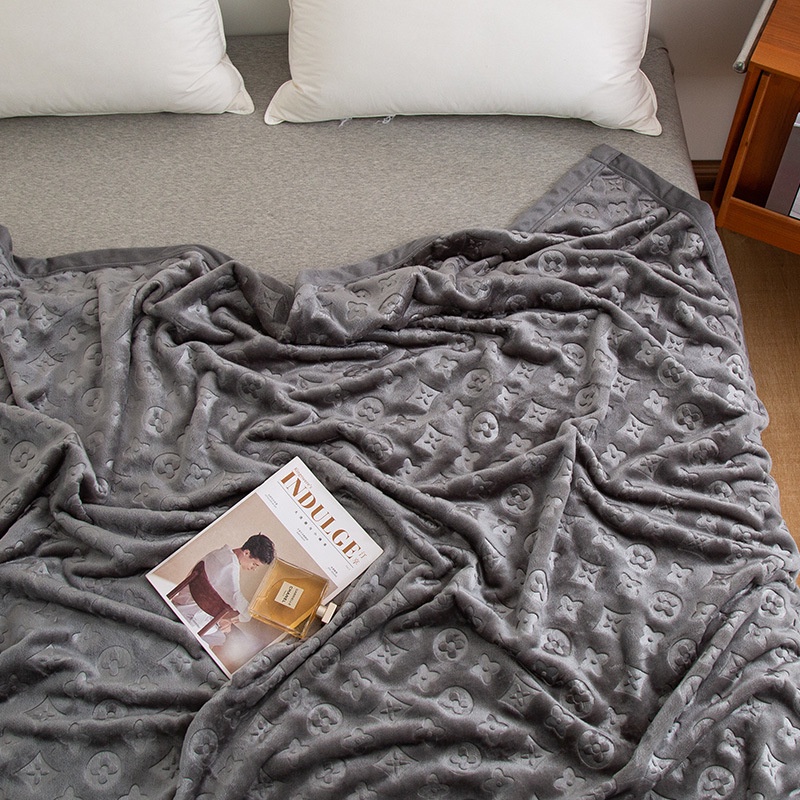 Chăn YUKI Queen Blanket thế hệ mới, Lông Tuyết Muji - 2 lớp, mềm mại, giữ nhiệt, kích thước 2m x 2m3