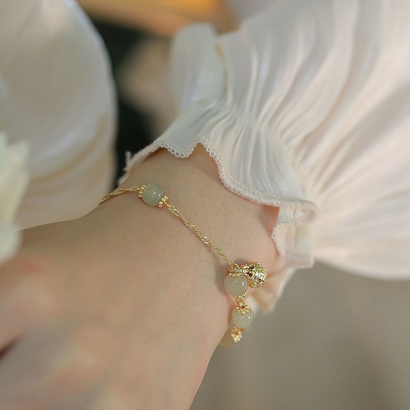 Vòng Tay Chuỗi Hạt Ngọc Bích Nhân Tạo Có Chuông