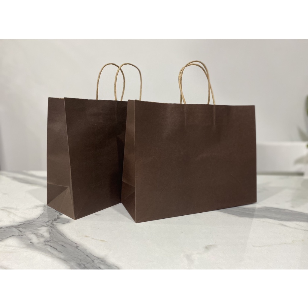 01 TÚI  KRAFT NÂU ĐẬM 32X24X11CM - HỎA TỐC