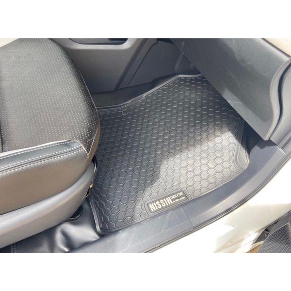 Thảm Lót Sàn Cao Su Đúc Xe Toyota Veloz 2022-23 Mẫu Tổ Ong Cao Su Không Mùi Cao Cấp