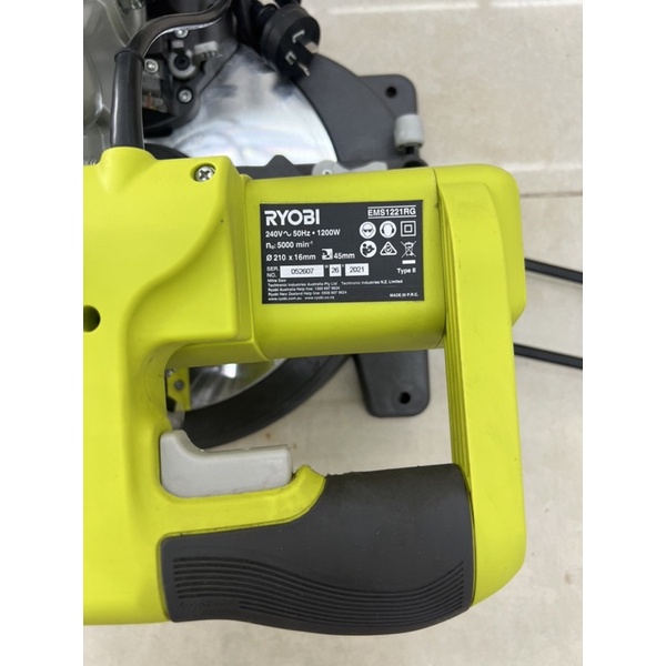 Máy Cắt Góc Ryobi 210mm