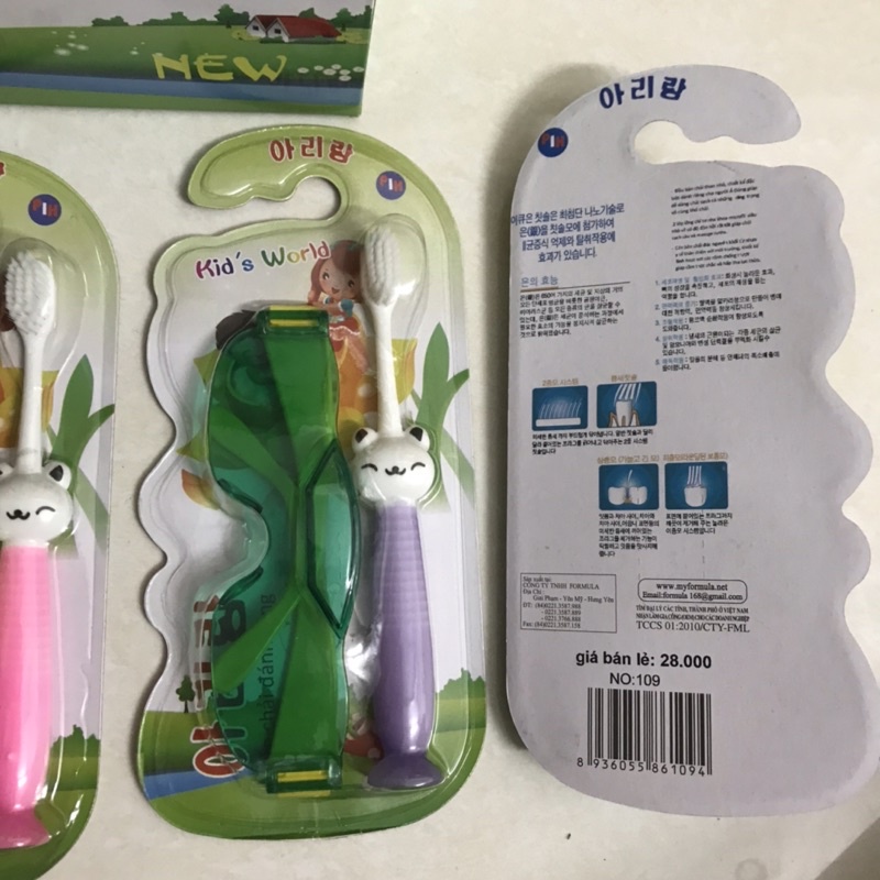 Bàn chải đánh răng cho bé 1 hộp 12 chiếc