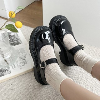  Giầy đế dày mũi tròn màu trơn phối viền xinh xắn cùng quai ngang trái tim phong cách Anh Quốc cho nữ - G62 