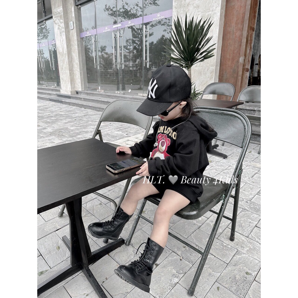 Áo nỉ đen gấu hồng kèm mũ bé gái