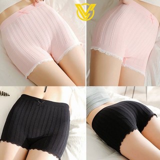 Quần mặc váy phối ren